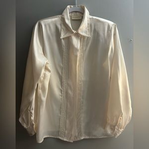 Jaclyn Smith 100% polyster blouse